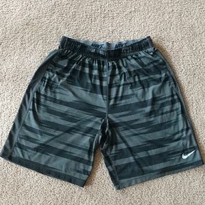 Men's Large Nike Dri-fit Shorts